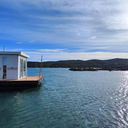 Botel Houseboat Costa Smeralda *